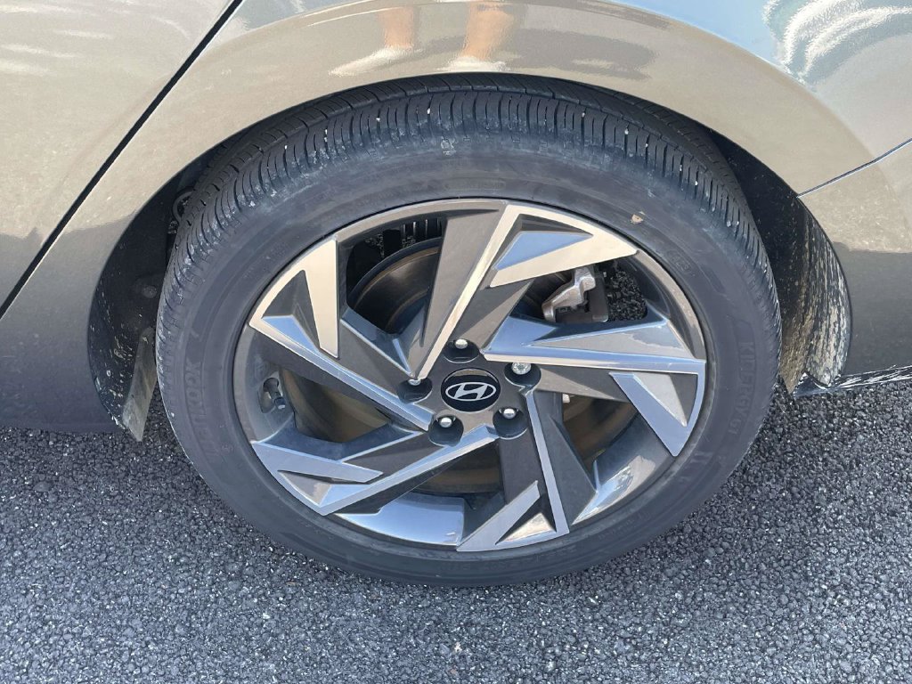 Used 2024 Hyundai Elantra Limited FWD image 9