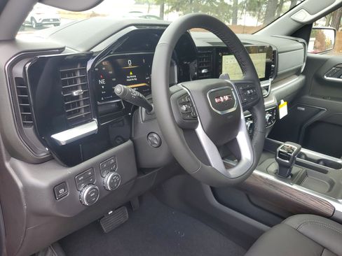 New 2026 GMC Sierra 1500 SLT image 16