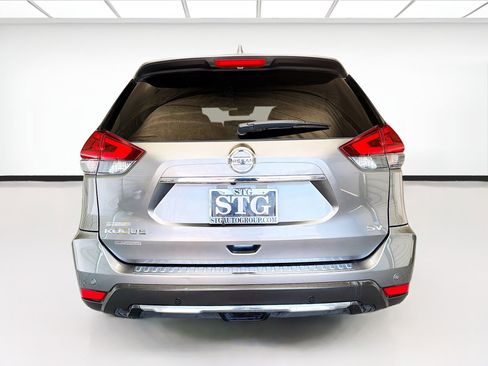 Used 2019 Nissan Rogue SV FWD image 5