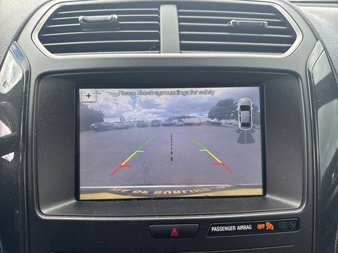 Used 2018 Ford Explorer XLT w/ Equipment Group 201A FWD image 16