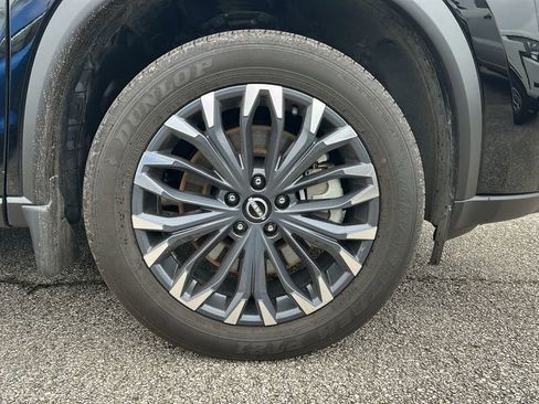 Used 2025 Nissan Rogue SL w/ Tech Package FWD image 33