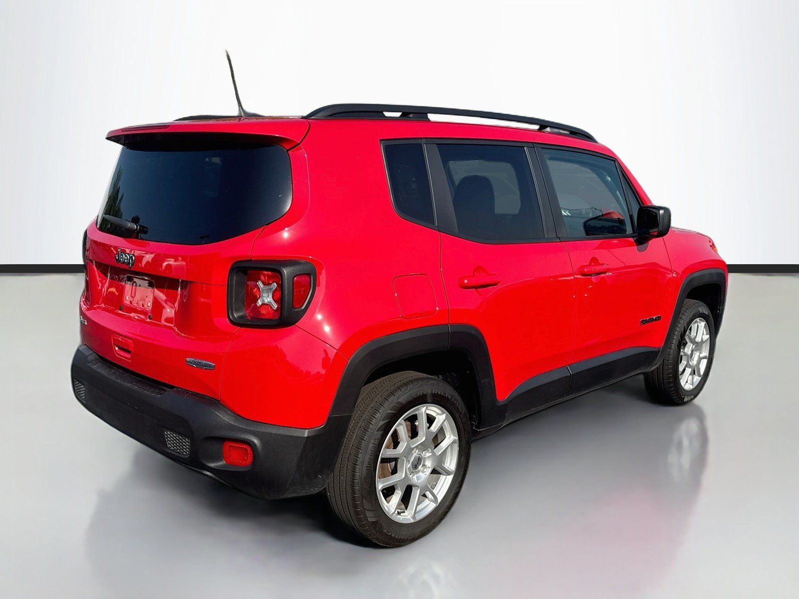 Used 2022 Jeep Renegade Latitude w/ Convenience Group AWD/4WD image 7