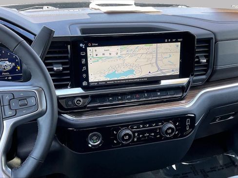 Used 2023 Chevrolet Silverado 1500 LT AWD/4WD image 7