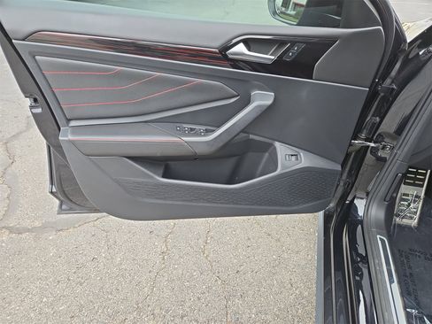 Used 2022 Volkswagen Jetta GLI Autobahn image 11