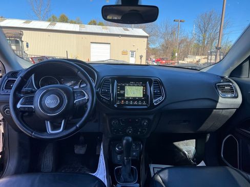 Used 2017 Jeep Compass Limited w/ Navigation Group AWD/4WD image 17