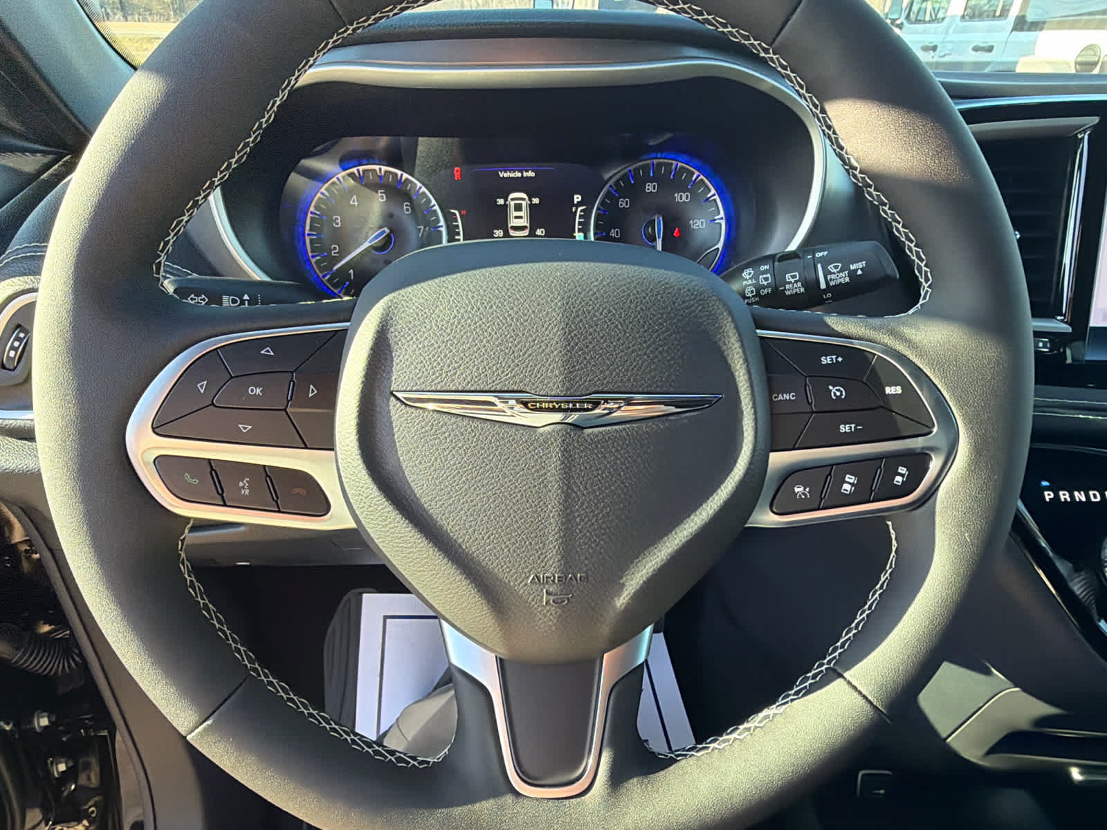 New 2026 Chrysler Pacifica Select FWD image 25