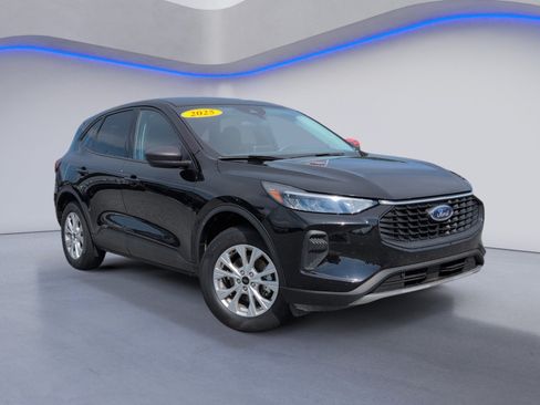 Used 2025 Ford Escape Active AWD/4WD image 1