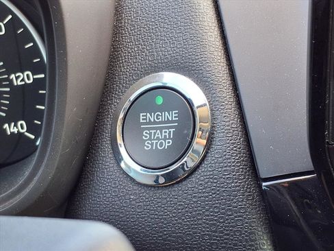 Used 2021 Ford EcoSport Titanium image 11