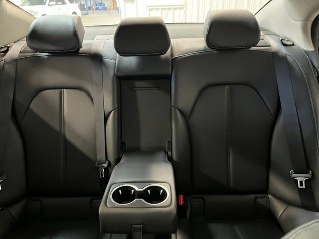 Used 2025 Genesis G70 2.5T RWD image 22