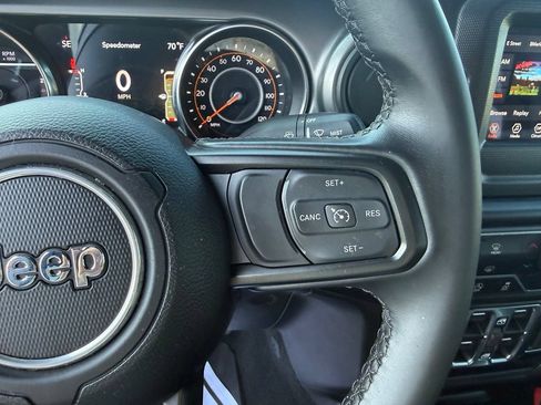 Used 2021 Jeep Wrangler Unlimited Sport AWD/4WD image 32