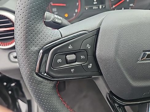 Used 2025 Chevrolet Trax RS w/ Sunroof Package image 11