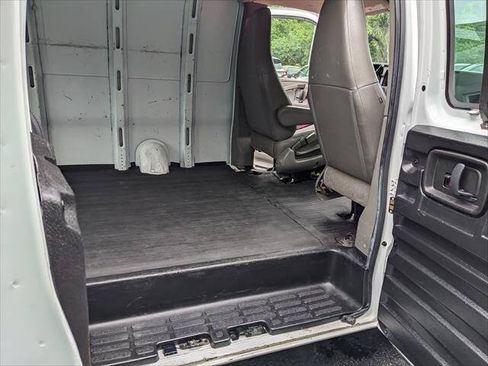 Used 2022 GMC Savana 2500 RWD image 14