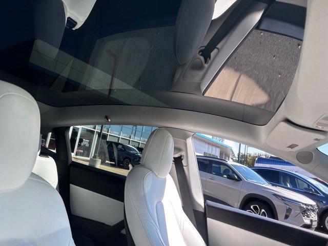 Used 2022 Tesla Model Y Long Range AWD/4WD image 22