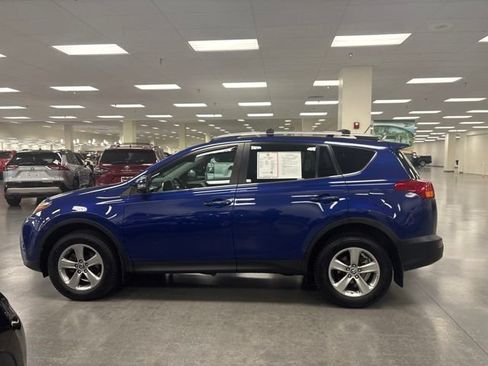 Used 2015 Toyota RAV4 XLE AWD/4WD image 4