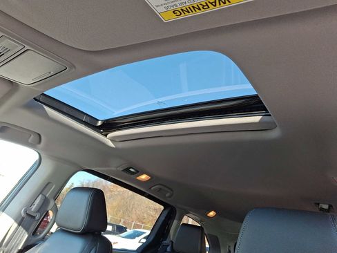 Used 2023 Honda Odyssey EX-L image 11