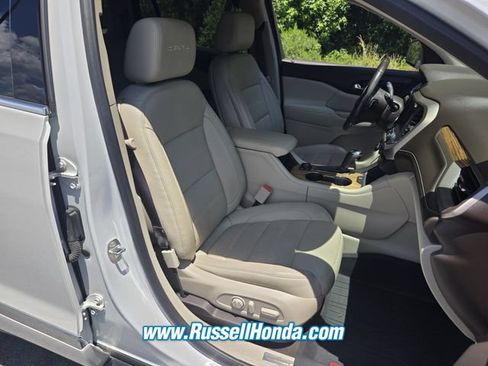 Used 2019 GMC Acadia Denali w/ Technology Package FWD image 13