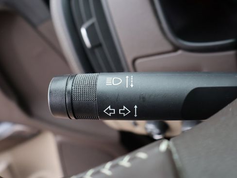 Used 2016 GMC Canyon SLE w/ SLE Convenience Package image 38