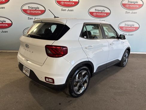 Used 2024 Hyundai Venue SE image 4