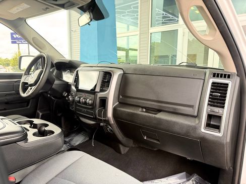 Used 2021 RAM 1500 Classic SLT AWD/4WD image 30