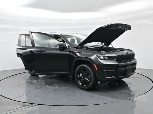 New 2025 Jeep Grand Cherokee L Limited w/ Black Appearance Package image 38