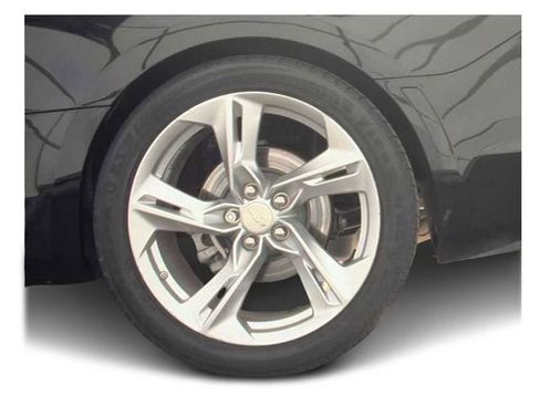 Used 2023 Chevrolet Camaro LT RWD image 7