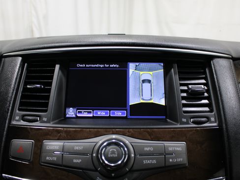 Used 2011 INFINITI QX56 4WD w/ Deluxe Touring Pkg image 17