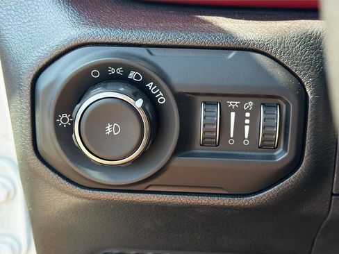 Used 2022 Jeep Wrangler Unlimited Rubicon w/ LED Lighting Group AWD/4WD image 32