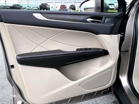 Used 2018 Lincoln MKC Reserve AWD/4WD image 9