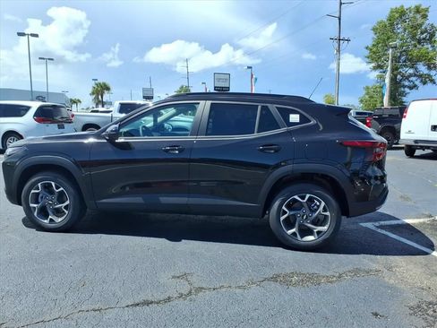 New 2026 Chevrolet Trax LT w/ LT Convenience Package FWD image 6