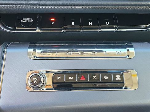 New 2026 Lincoln Aviator AWD image 18