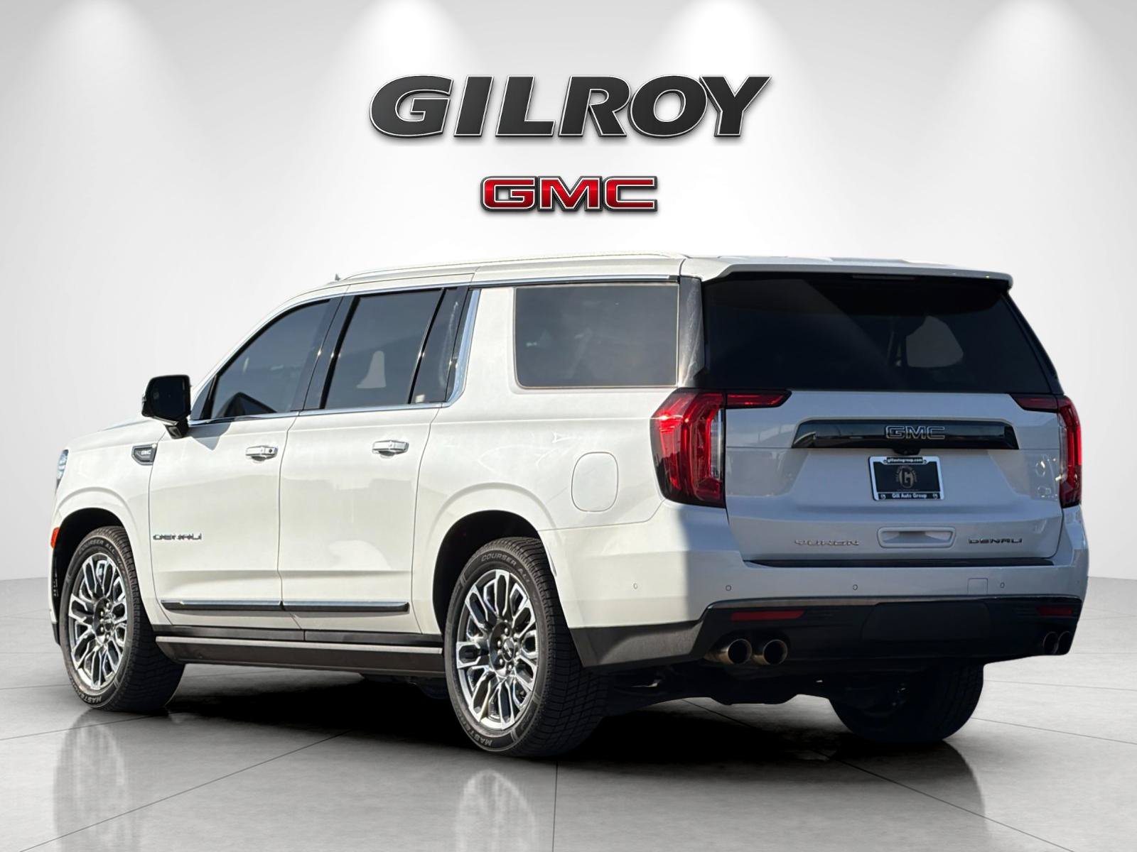 Used 2023 GMC Yukon XL Denali Ultimate AWD/4WD image 5