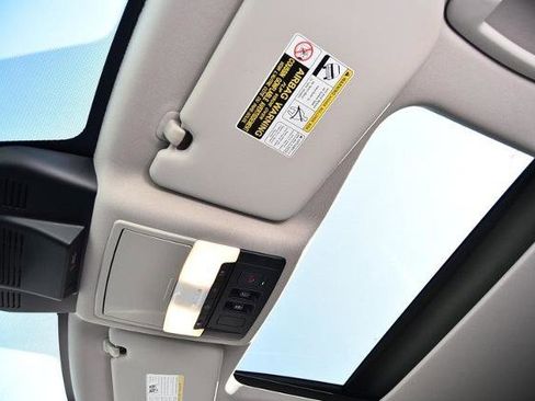 Certified 2023 Nissan Rogue SL image 24