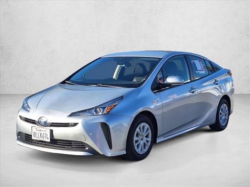 Certified 2019 Toyota Prius LE image 1