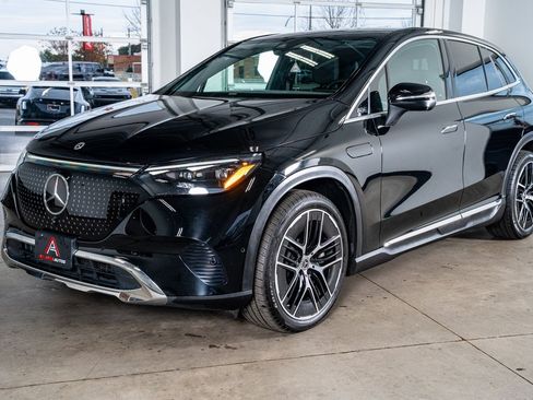 Used 2023 Mercedes-Benz EQE 350+ 4MATIC SUV w/ Exclusive Trim Package image 11