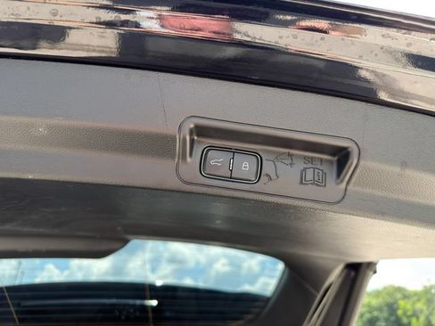 Used 2022 Ford Explorer Limited w/ Hybrid Equipment Group 310A RWD image 54
