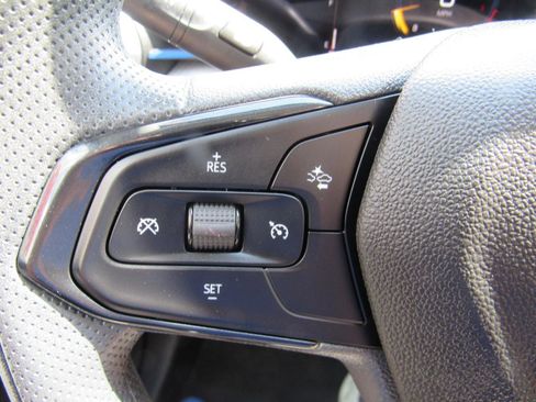 Used 2025 Chevrolet Trax LT FWD image 20