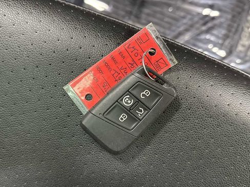 Used 2021 Volkswagen Tiguan SEL image 32