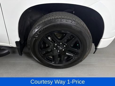 Used 2023 Chevrolet Silverado 1500 Custom w/ LPO, Dark Essentials Package AWD/4WD image 13