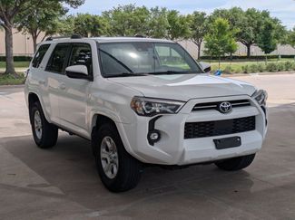 Used 2021 Toyota 4Runner SR5 video 3