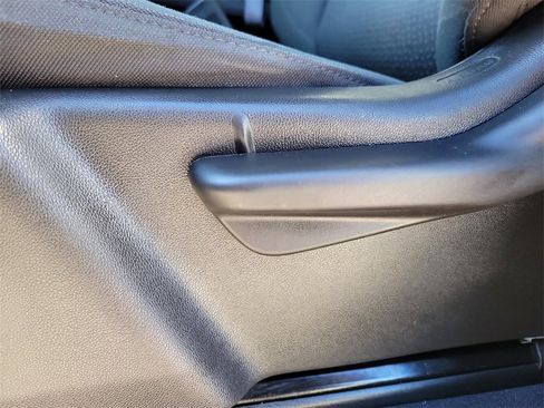 Used 2020 Chevrolet Silverado 1500 Custom w/ Custom Value Package image 17