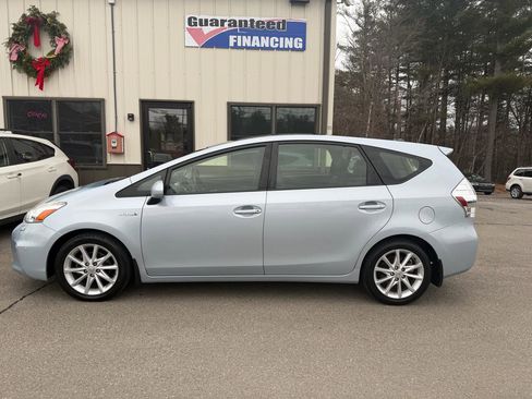 Used 2013 Toyota Prius V Five image 5