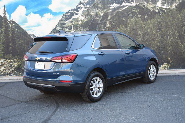 Used 2024 Chevrolet Equinox LT AWD/4WD image 3