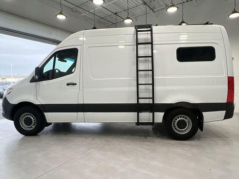 Used 2022 Mercedes-Benz Sprinter 144 Cargo image 5