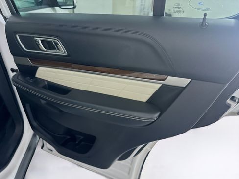 Used 2017 Ford Explorer Platinum image 33