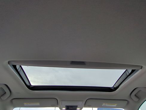 Certified 2024 Honda Accord EX image 28