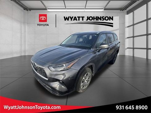 Used 2023 Toyota Highlander XLE image 1