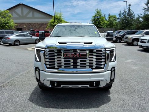 Used 2025 GMC Sierra 2500 Denali w/ Denali Reserve Package AWD/4WD image 2