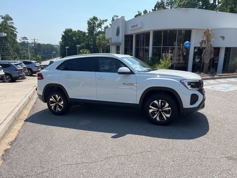 New 2025 Volkswagen Atlas Cross Sport SE image 2