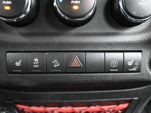 Used 2018 Jeep Wrangler Unlimited Rubicon AWD/4WD image 22