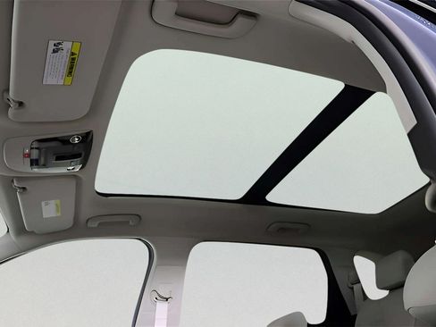 Used 2025 Kia Sorento S w/ Panoramic Sunroof Package FWD image 14